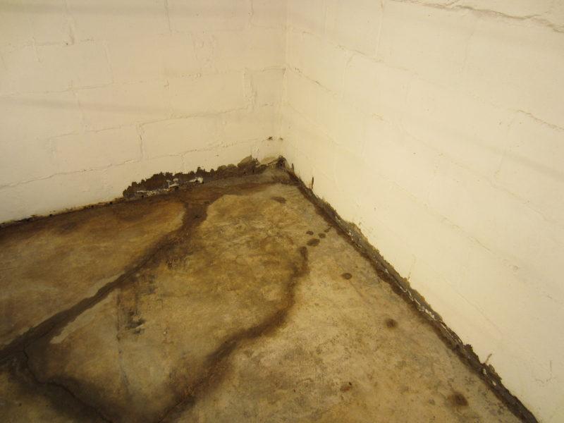 Before DIY basement waterproofing system